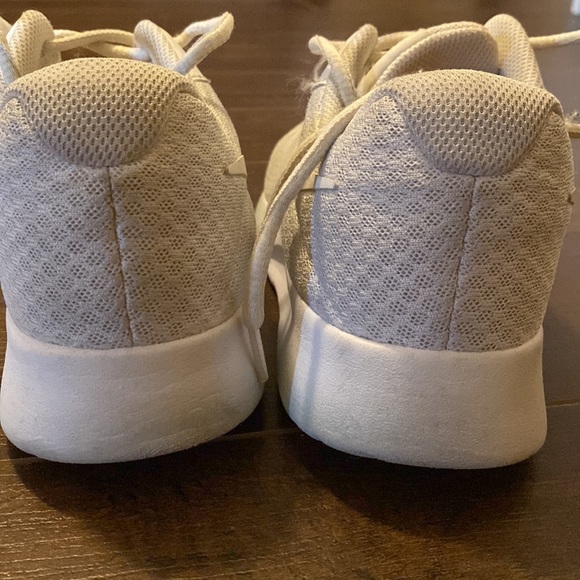 Nike Running Shoe - Picture 3 of 7